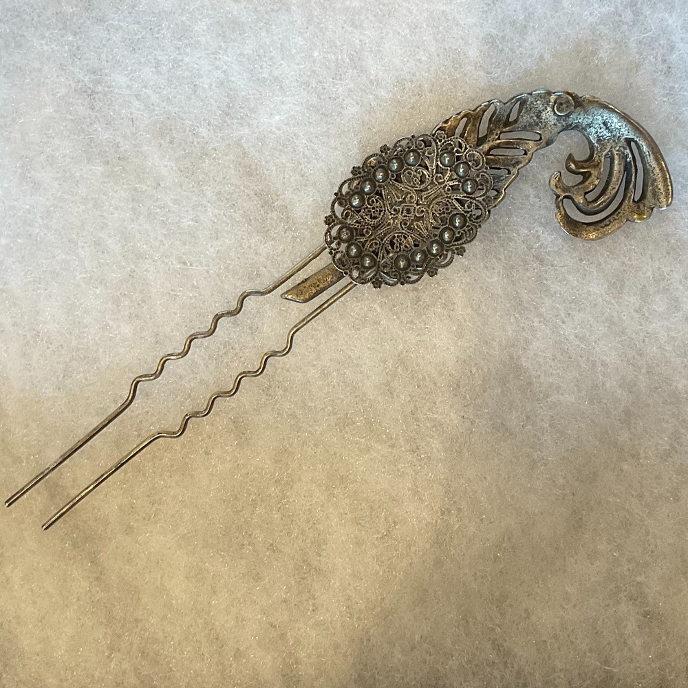 Beautiful Hair Pin - Picture 2 of 3